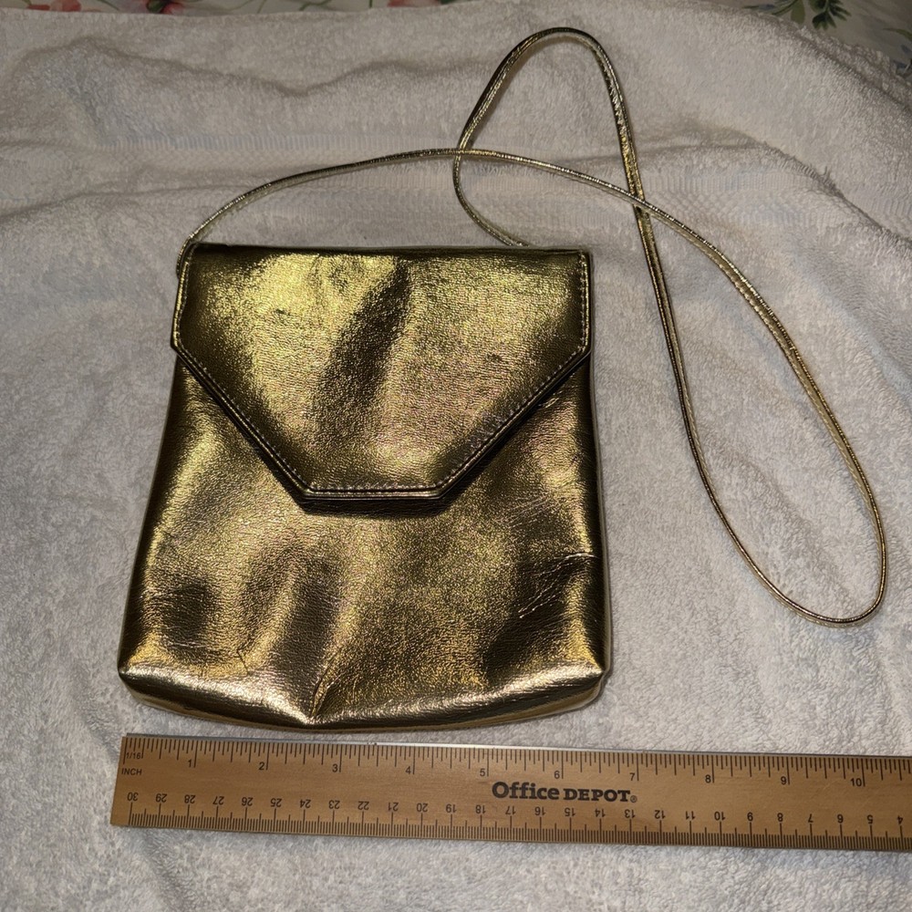 No Brand Simple Gold Colored Purse Either No Pockets Short Strap Used