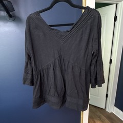 Anthropologie Black Solid V-Neck Pullover Pleated Blouse 3/4 Bell Sleeve