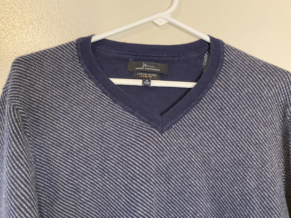 Marc Anthony V Neck Pullover Sweater Men’s XL Blue Striped Slim Fit Luxury Blend