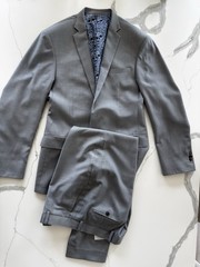 Bespoke Men’s 42R Gray Solid Wool 2-Piece Suit Single-Breasted 2-Button