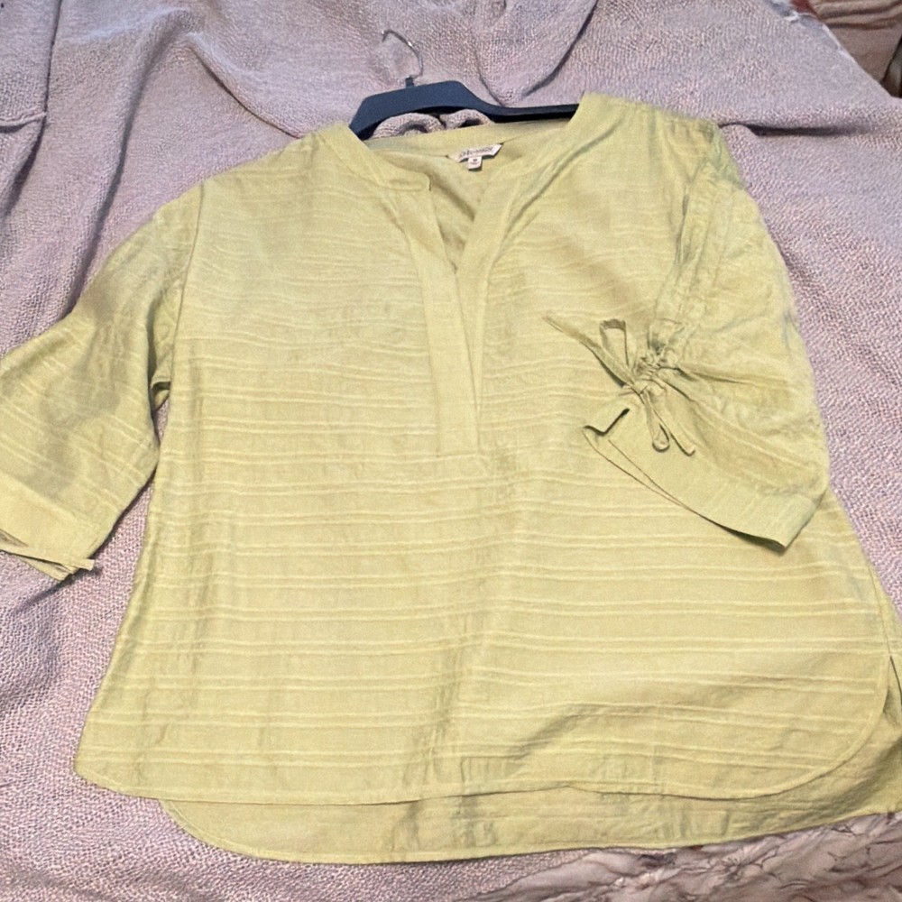 John Mark Women’s Green Solid Split Neck 3/4 Sleeve Tie Cuff Top Size M