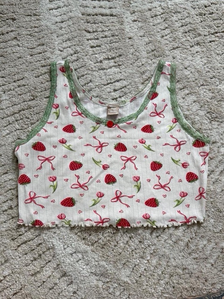Messy Bun Just Chillin’ Strawberry Print Cropped Lace Trim Tank Top L Women